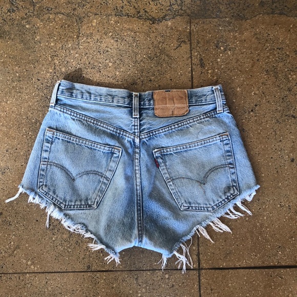 Vintage Levi’s 501 jean shorts - Picture 3 of 6
